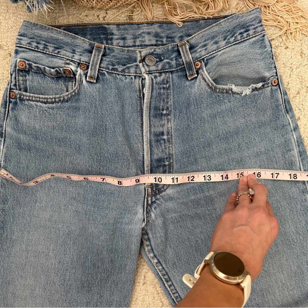 Levi's Women's vintage 501 Jeans - Picture 6 of 6